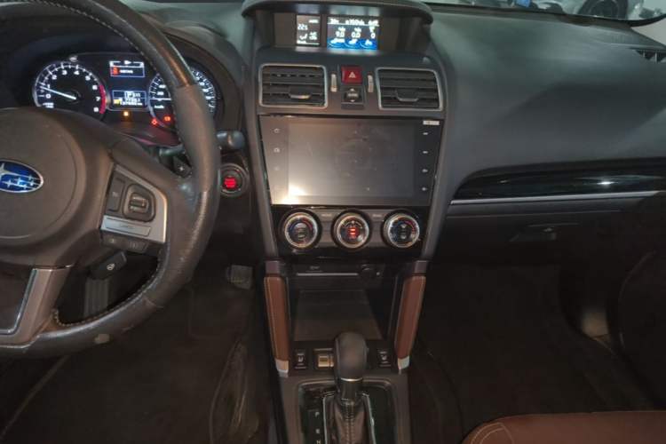 Used Subaru Forester 2017 2.5i Luxury Special Edition Audio And AC Panel