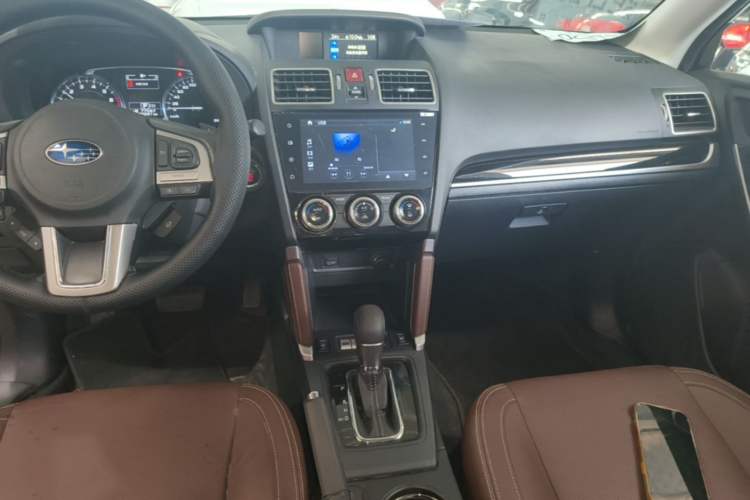 Used Subaru Forester 2017 2.5i Luxury Special Edition Audio And AC Panel