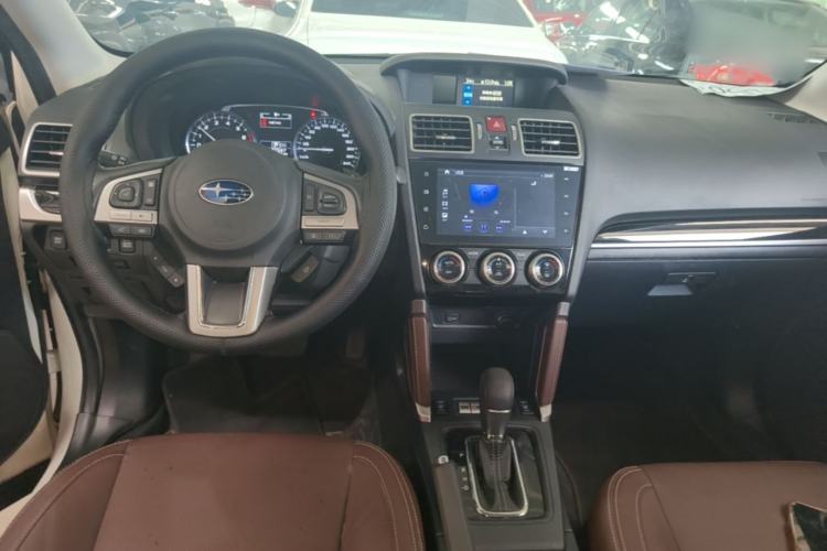 Used Subaru Forester 2017 2.5i Luxury Special Edition Center Console