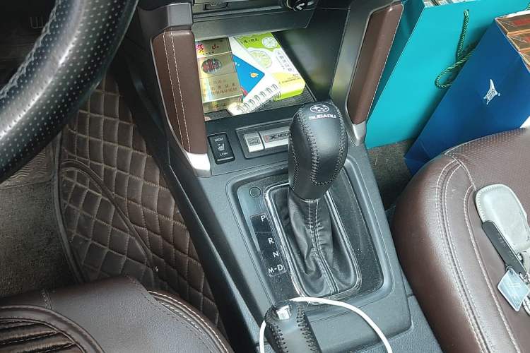 Used Subaru Forester 2017 2.5i Luxury Special Edition Gear Lever