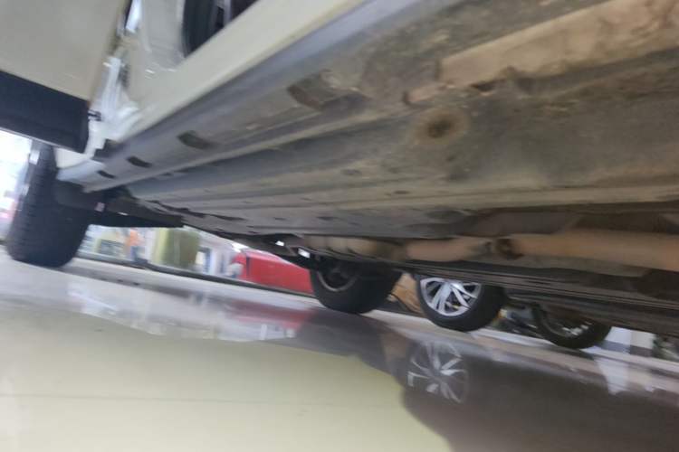 Used Subaru Forester 2017 2.5i Luxury Special Edition Right Side Sill