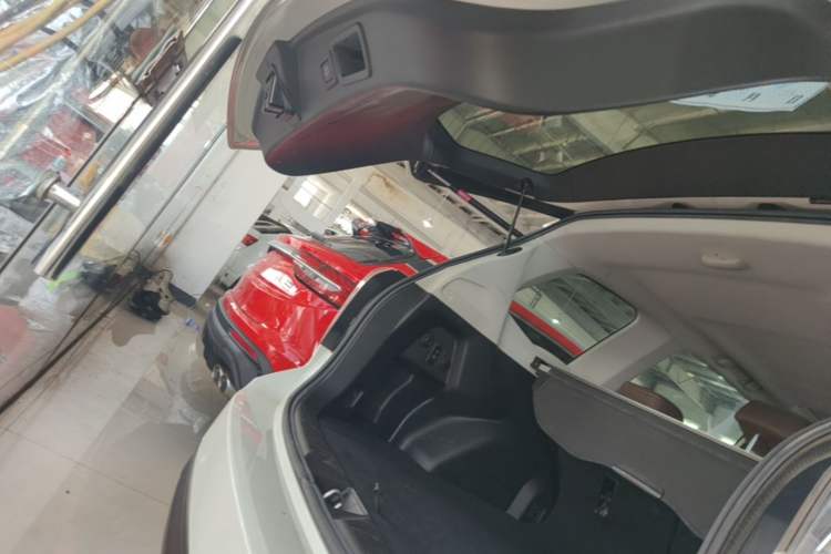 Used Subaru Forester 2017 2.5i Luxury Special Edition Trunk