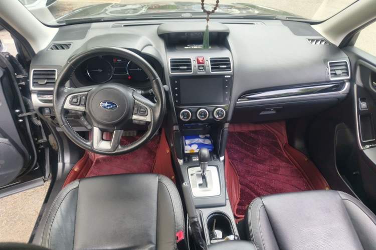 Used Subaru Forester 2018 2.0i Luxury Navigation Edition Center Console