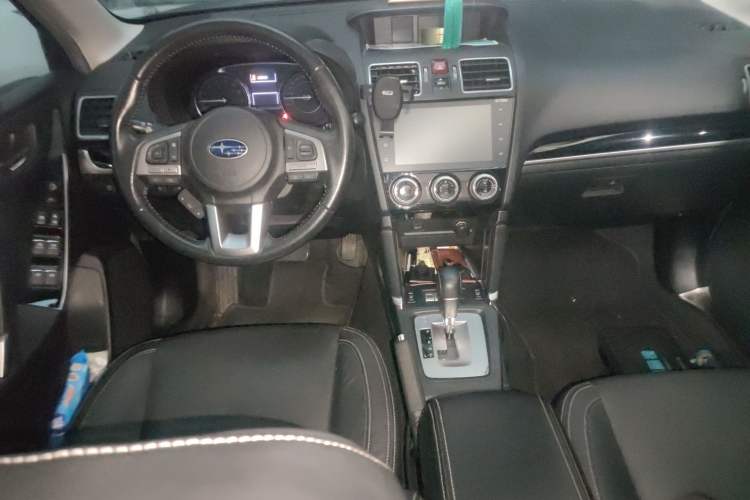 Used Subaru Forester 2018 2.0i Luxury Navigation Edition Center Console