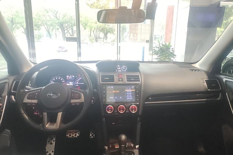 Used Subaru Forester 2018 2.0i Fashion Navigation Edition Center Console