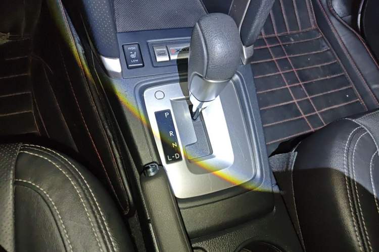 Used Subaru Forester 2018 2.0i Luxury Navigation Edition Gear Lever