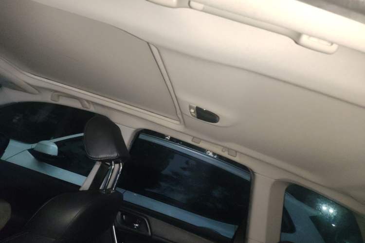 Used Subaru Forester 2018 2.0i Luxury Navigation Edition Headliner