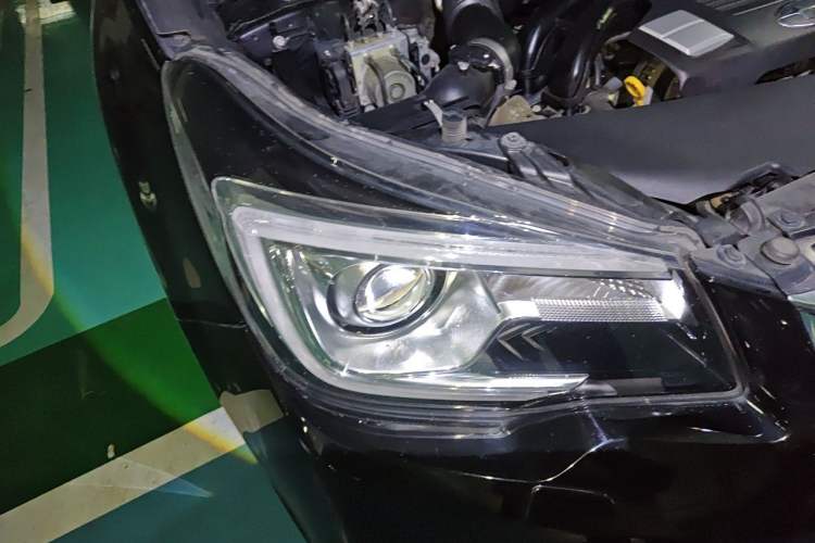 Used Subaru Forester 2018 2.0i Luxury Navigation Edition Right Front Headlight