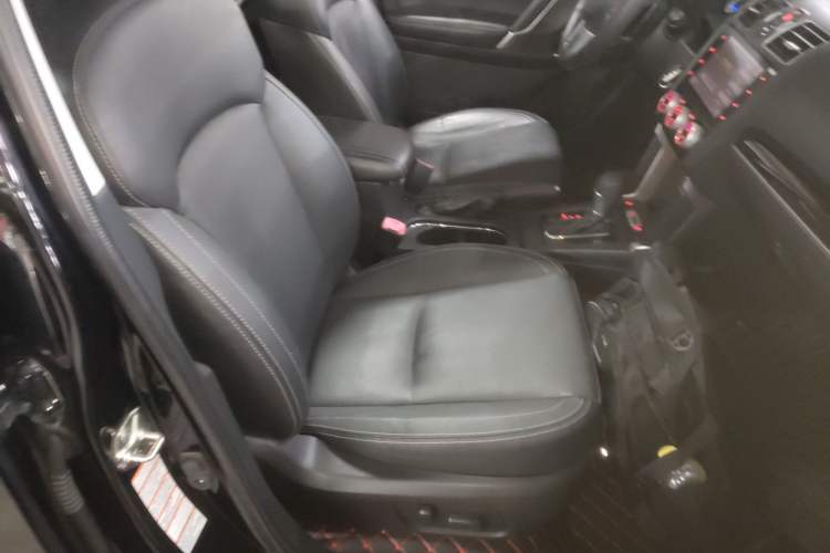 Used Subaru Forester 2018 2.5i Luxury Navigation Edition Right Front Seat