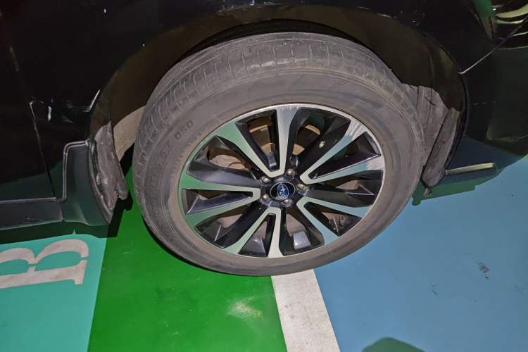 Used Subaru Forester 2018 2.0i Luxury Navigation Edition Right Front Wheel Hub