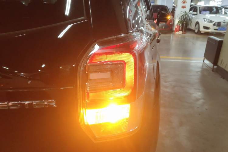 Used Subaru Forester 2018 2.5i Luxury Navigation Edition Right Rear Taillight