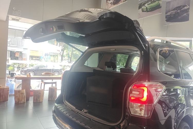 Used Subaru Forester 2018 2.0i Fashion Navigation Edition Trunk