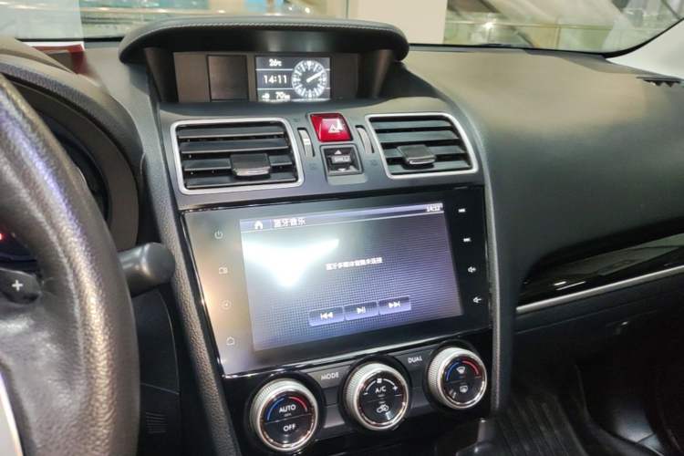 Used Subaru Forester 2018 2.5i Luxury Navigation Edition Audio And AC Panel