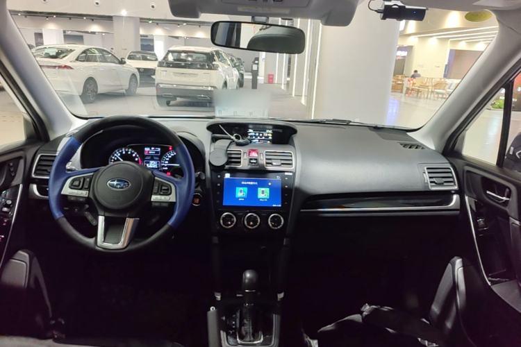 Used Subaru Forester 2018 2.5i Luxury Navigation Edition with EyeSight Center Console