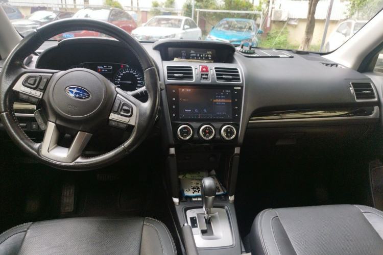 Used Subaru Forester 2018 2.0i Luxury Navigation Edition Center Console