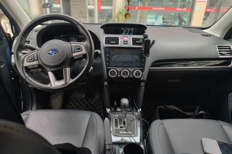 Used Subaru Forester 2018 2.0i Luxury Navigation Edition Center Console