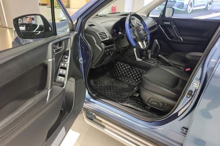 Used Subaru Forester 2018 2.5i Luxury Navigation Edition with EyeSight Driver Seat