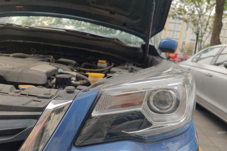 Used Subaru Forester 2018 2.0i Luxury Navigation Edition Engine Bay Left