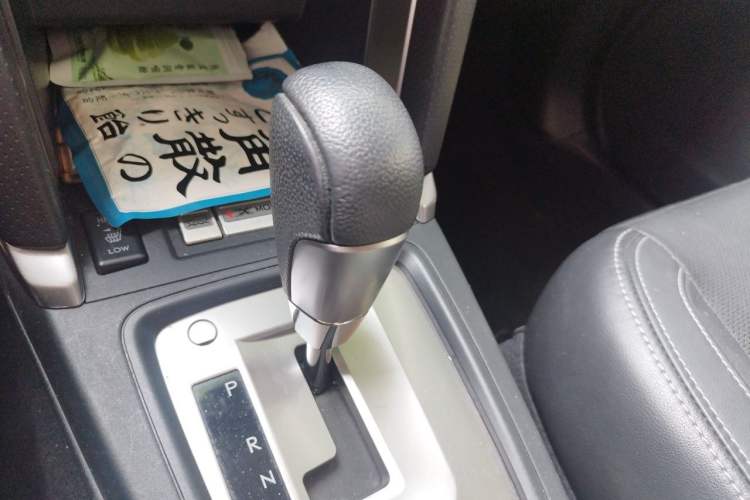 Used Subaru Forester 2018 2.0i Luxury Navigation Edition Gear Lever