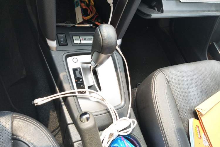 Used Subaru Forester 2018 2.0i Luxury Navigation Edition Gear Lever