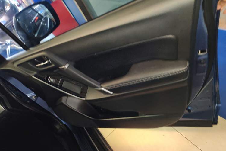 Used Subaru Forester 2018 2.0i Luxury Navigation Edition Interior 2