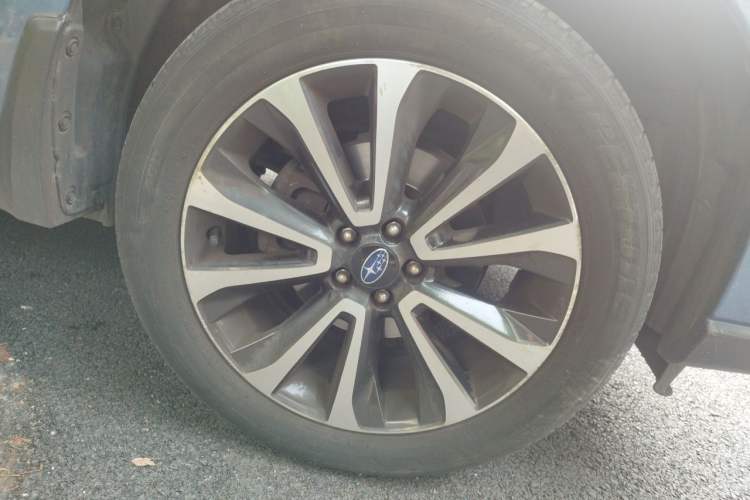 Used Subaru Forester 2018 2.0i Luxury Navigation Edition Right Front Wheel Hub