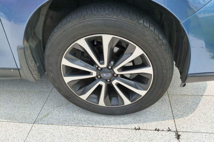 Used Subaru Forester 2018 2.0i Luxury Navigation Edition Right Front Wheel Hub