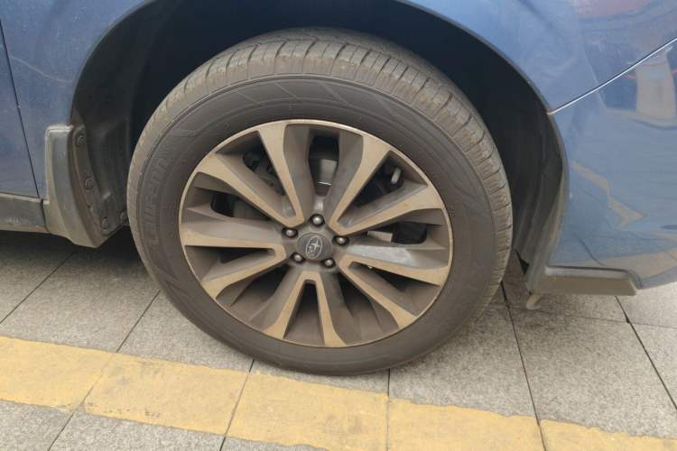 Used Subaru Forester 2018 2.0i Luxury Navigation Edition Right Front Wheel Hub