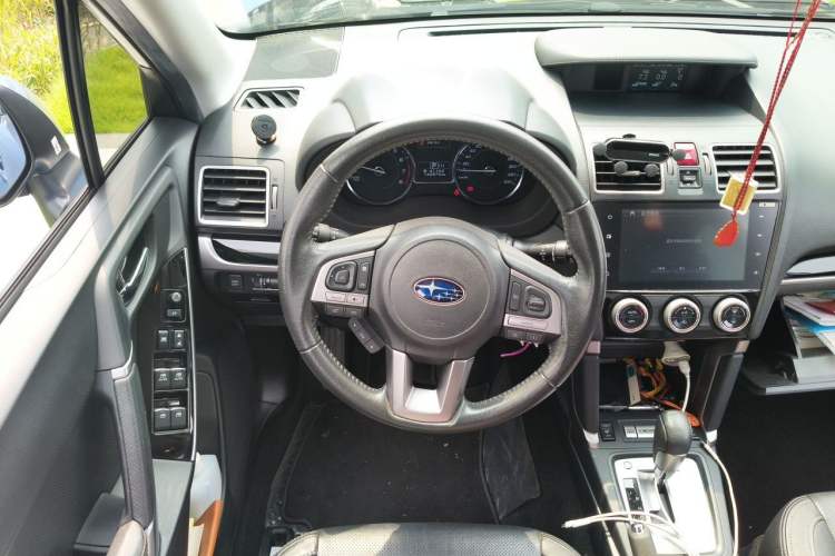 Used Subaru Forester 2018 2.0i Luxury Navigation Edition Steering Wheel