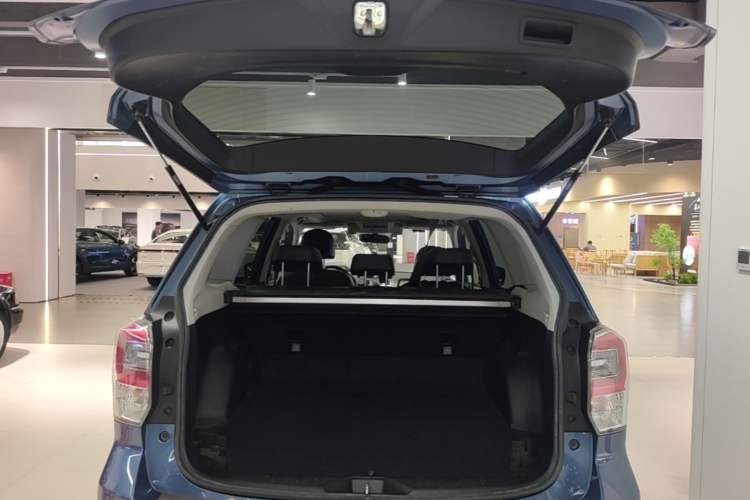 Used Subaru Forester 2018 2.5i Luxury Navigation Edition with EyeSight Trunk