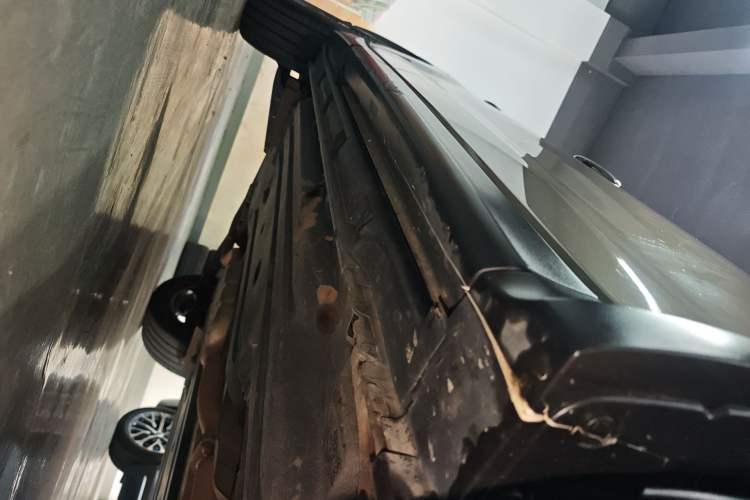 Used Subaru Forester 2018 2.5i Luxury Navigation Edition Right Side Sill