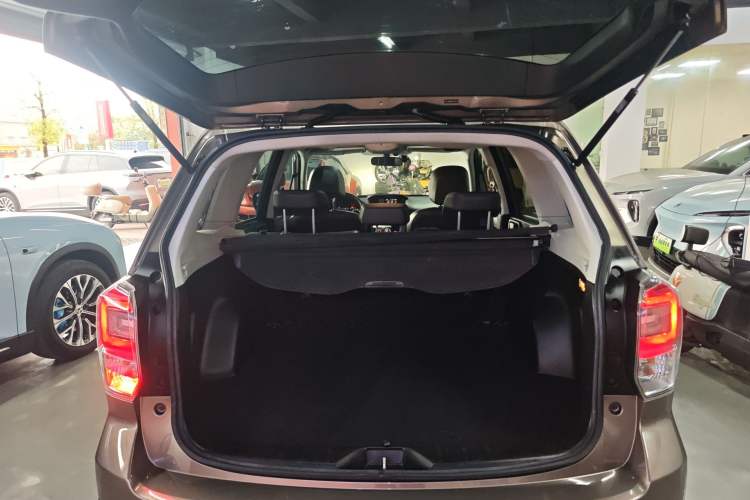 Used Subaru Forester 2018 2.5i Luxury Navigation Edition Trunk