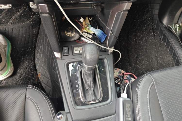 Used Subaru Forester 2018 2.5i Prestige Navigation Version with EyeSight Gear Lever