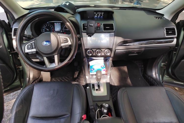 Used Subaru Forester 2018 2.0i Luxury Navigation Edition Center Console
