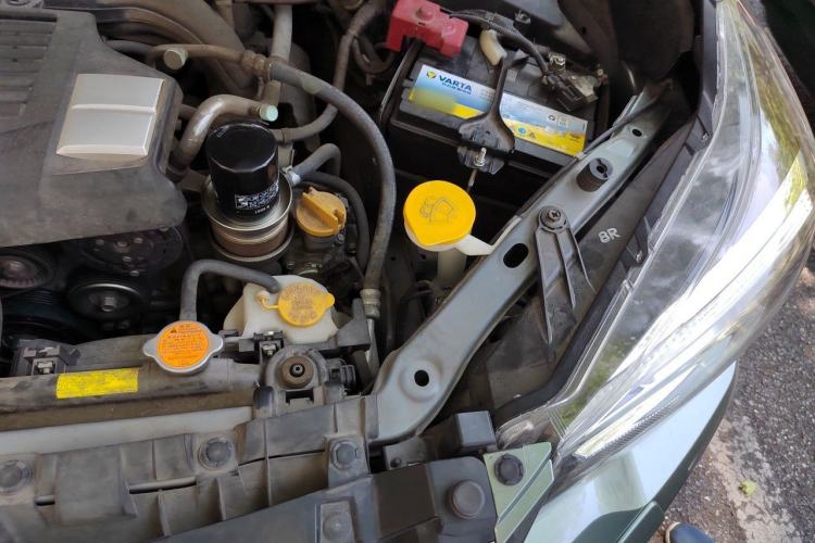 Used Subaru Forester 2018 2.0i Luxury Navigation Edition Engine Bay Left