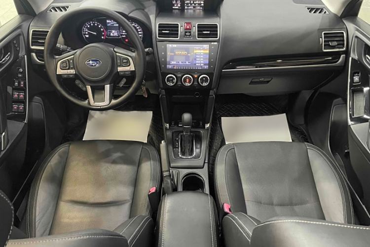 Used Subaru Forester 2018 2.5i Luxury Navigation Edition Interior 3