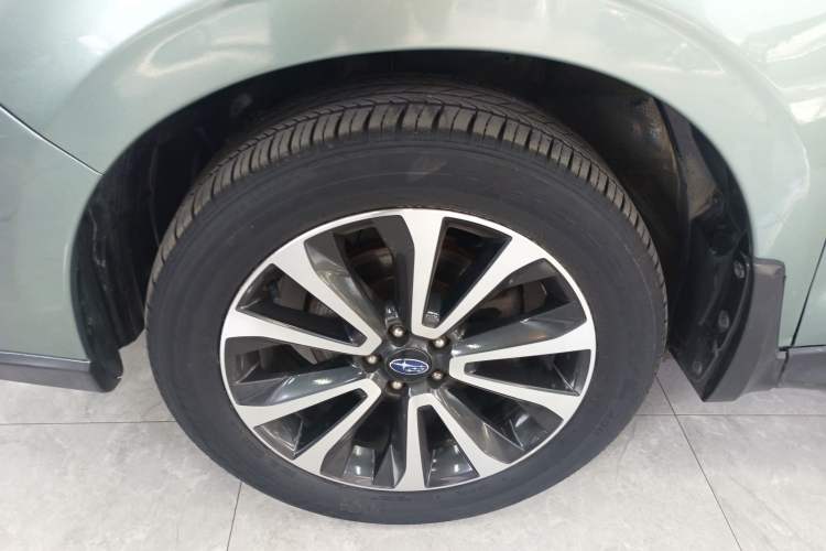 Used Subaru Forester 2018 2.5i Luxury Navigation Edition Left Front Wheel Hub