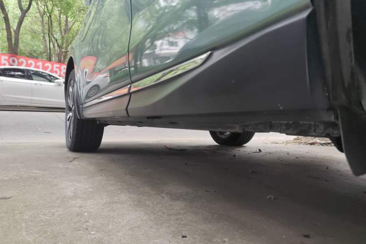 Used Subaru Forester 2018 2.5i Prestige Navigation Version with EyeSight Left Side Sill