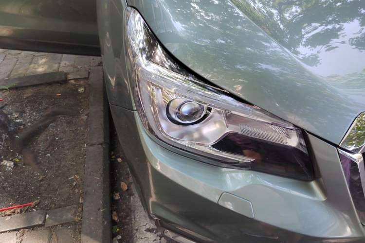 Used Subaru Forester 2018 2.0i Luxury Navigation Edition Right Front Headlight