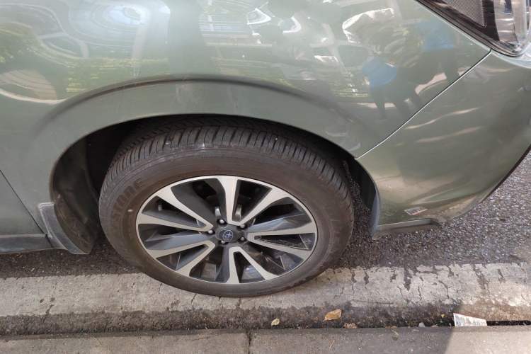 Used Subaru Forester 2018 2.0i Luxury Navigation Edition Right Front Wheel Hub