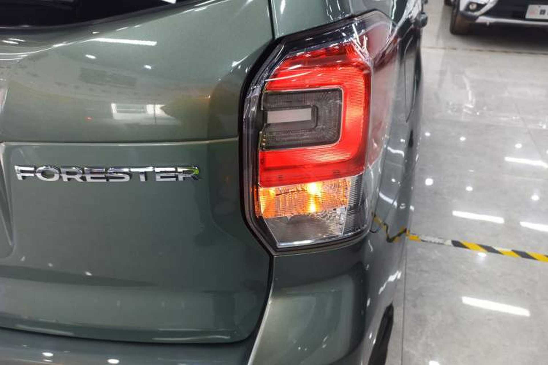 Used Subaru Forester 2018 2.5i Luxury Navigation Edition Right Rear Taillight