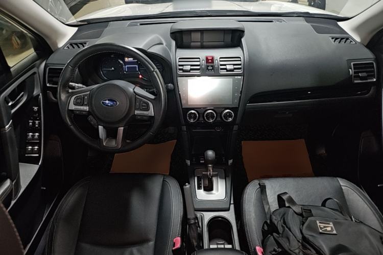 Used Subaru Forester 2018 2.0i Luxury Navigation Edition Center Console