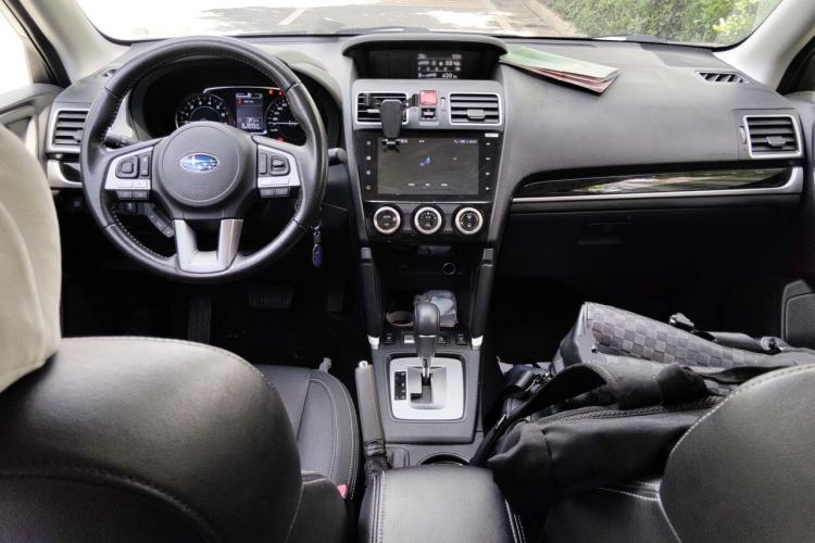 Used Subaru Forester 2018 2.0i Luxury Navigation Edition Center Console