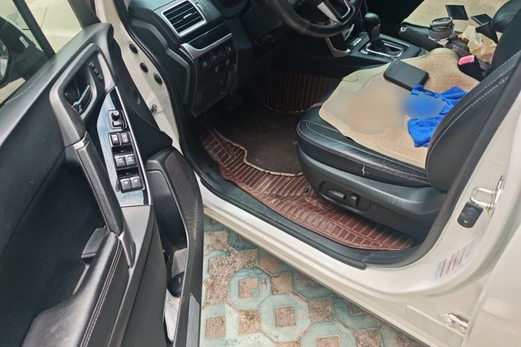 Used Subaru Forester 2018 2.5i Luxury Navigation Edition Driver Seat