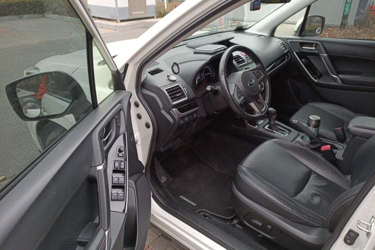 Used Subaru Forester 2018 2.5i Luxury Navigation Edition with EyeSight Driver Seat