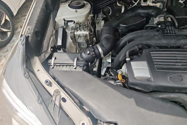 Used Subaru Forester 2018 2.5i Luxury Navigation Edition Engine Bay Right