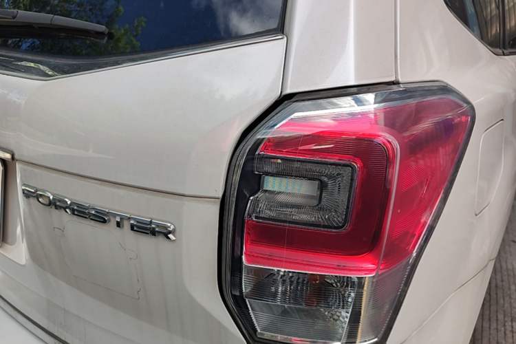 Used Subaru Forester 2018 2.0i Fashion Navigation Edition Exterior 3