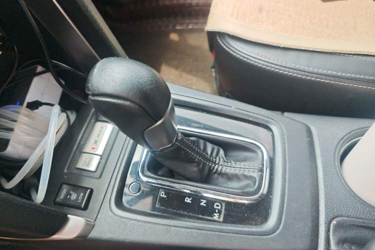 Used Subaru Forester 2018 2.5i Luxury Navigation Edition Gear Lever