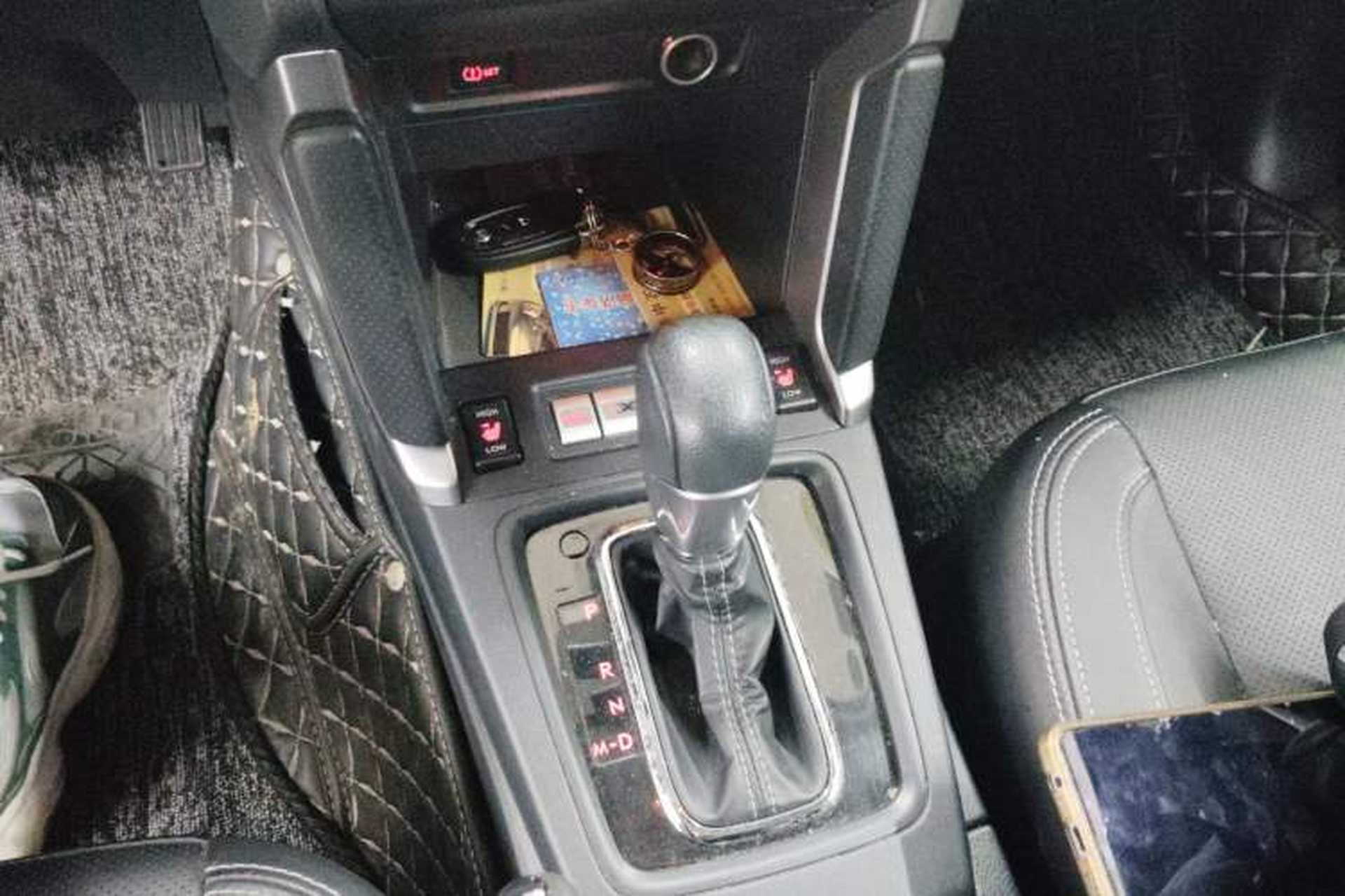 Used Subaru Forester 2018 2.5i Luxury Navigation Edition Gear Lever