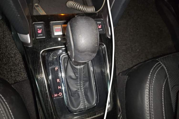 Used Subaru Forester 2018 2.5i Luxury Navigation Edition with EyeSight Gear Lever
